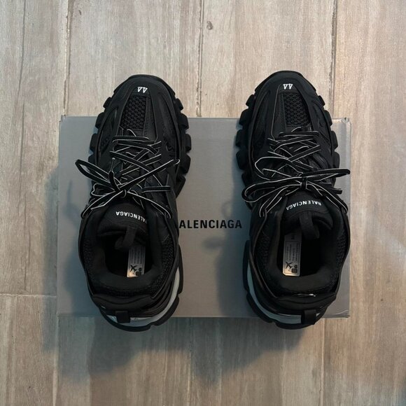 Balenciaga Men's Black Trainers - Picture 2 of 6